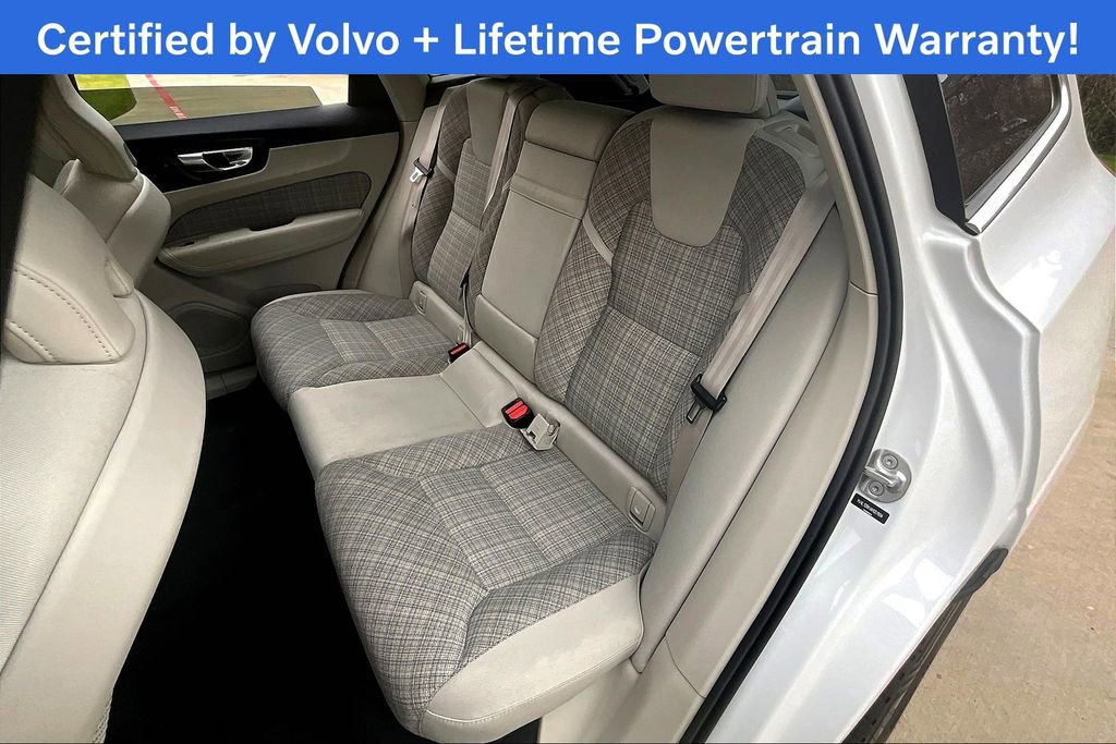Used 2022 Volvo XC60 B5 Momentum image 33