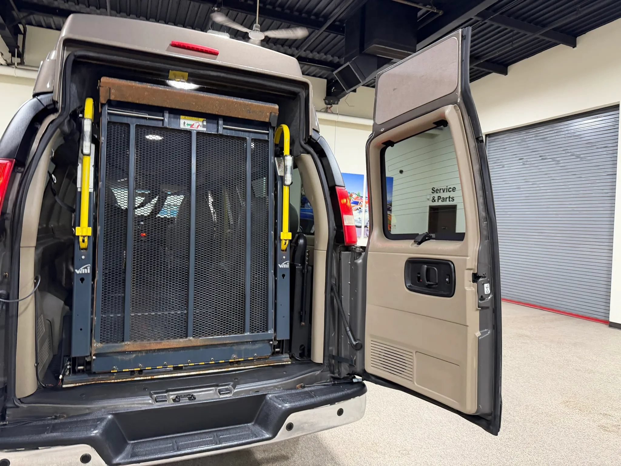 Used 2014 Chevrolet Express 3500 LT w/ LT Preferred Equipment Group RWD image 51