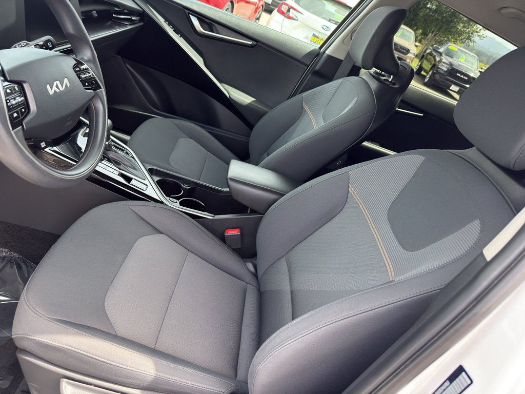 Used 2025 Kia Niro LX FWD image 10