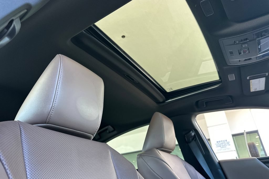 Certified 2025 Lexus ES 300h w/ Premium Package FWD image 19