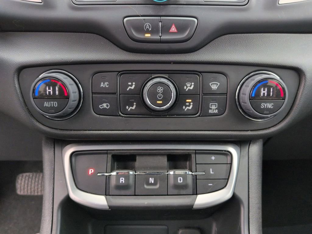 Used 2024 GMC Terrain SLE w/ Driver Convenience Package image 22