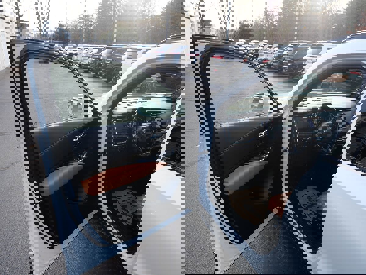 Used 2019 Cadillac XT4 Sport image 16