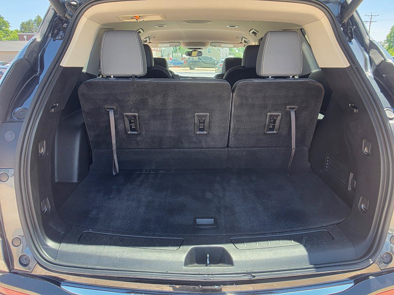 Used 2020 Buick Enclave Essence AWD/4WD image 17