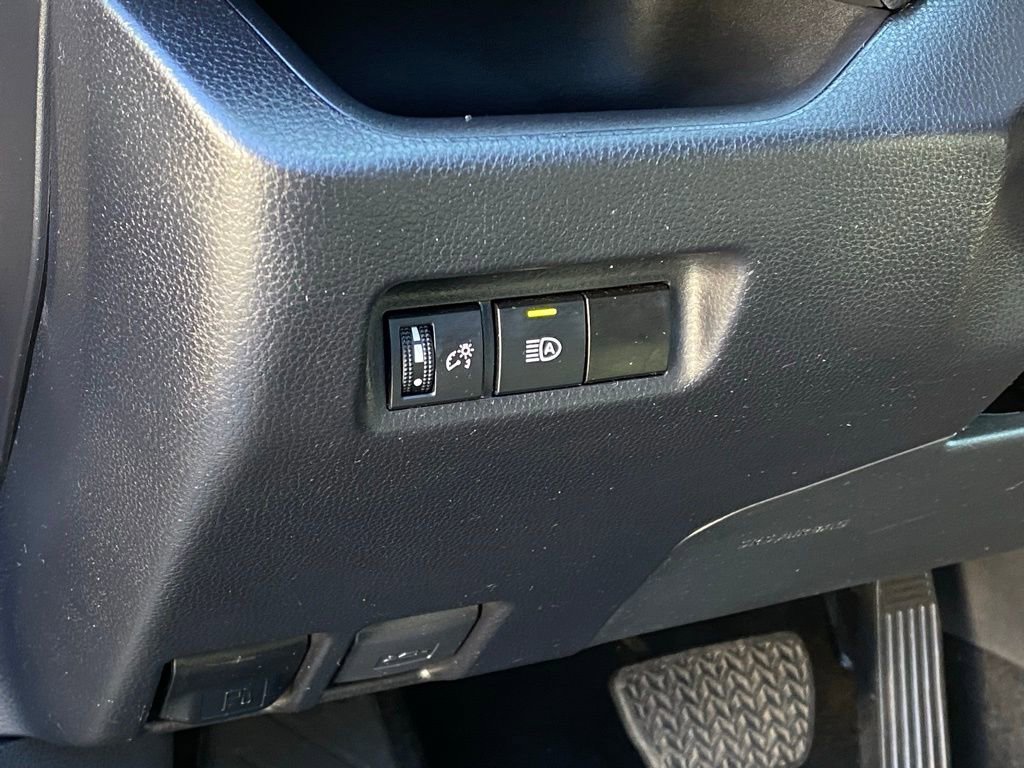 Used 2024 Toyota RAV4 XLE FWD image 12