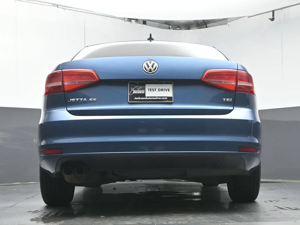 Used 2015 Volkswagen Jetta SE FWD image 36
