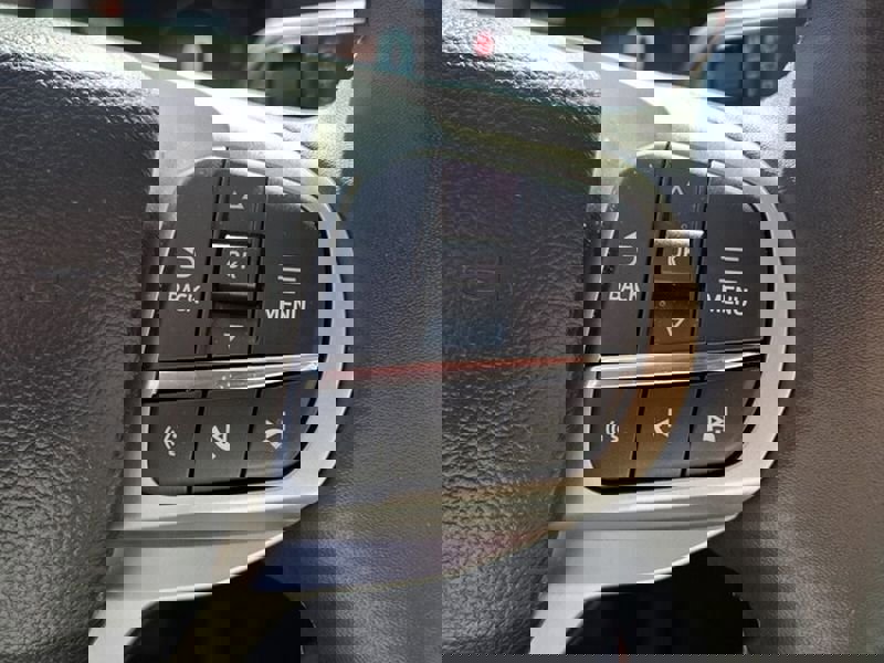 Used 2025 Ford Explorer Active w/ Active Comfort Package image 29