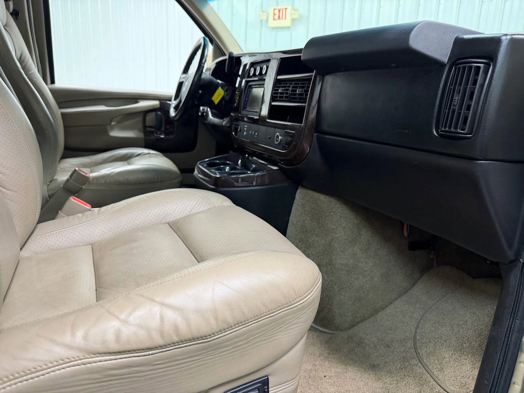 Used 2011 GMC Savana 2500 Extended image 13