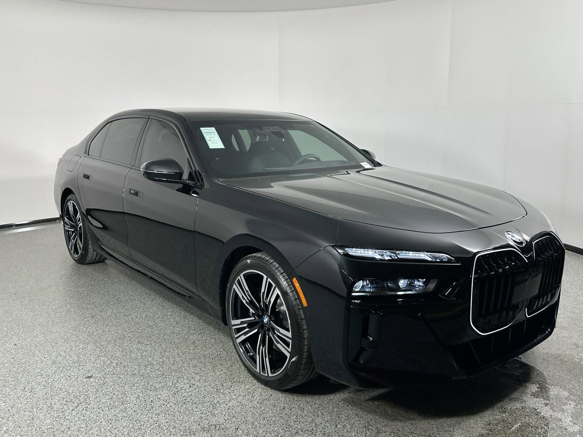 New 2025 BMW 740i xDrive w/ Executive Package image 3