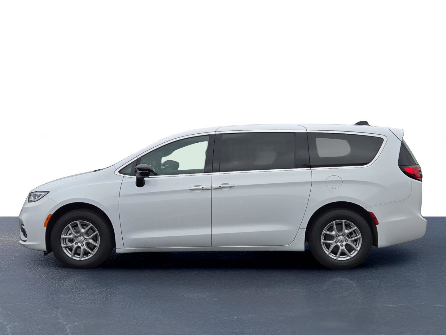 New 2026 Chrysler Pacifica Select image 12