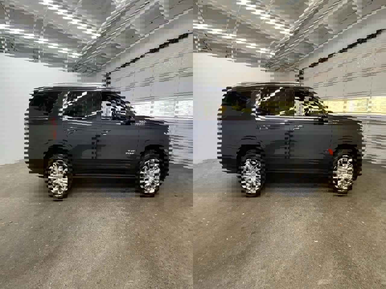 Used 2024 Chevrolet Tahoe High Country w/ Premium Package image 7