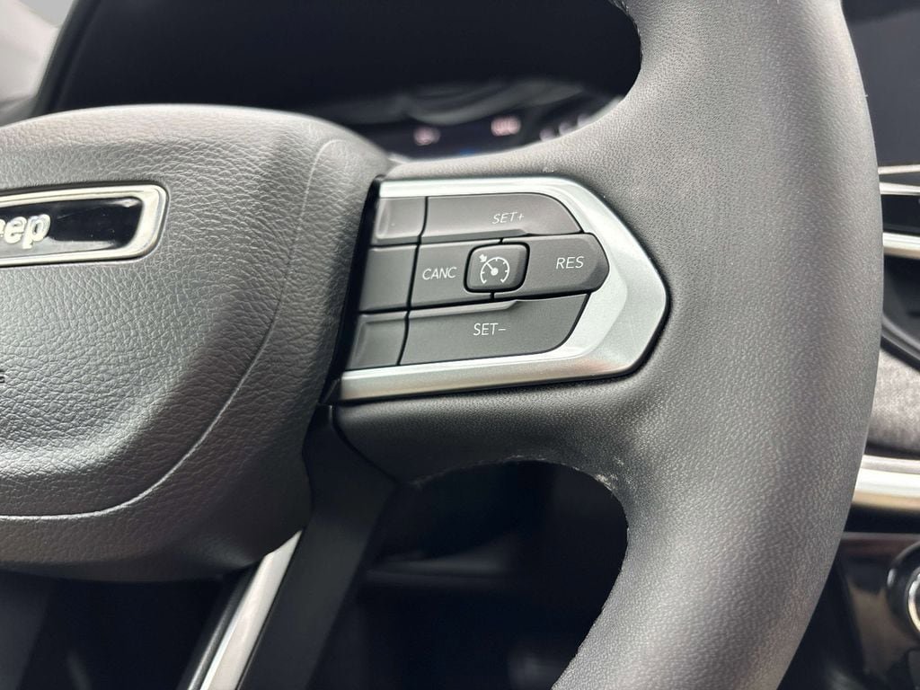 Used 2023 Jeep Compass Latitude w/ Sun and Sound Group AWD/4WD image 23