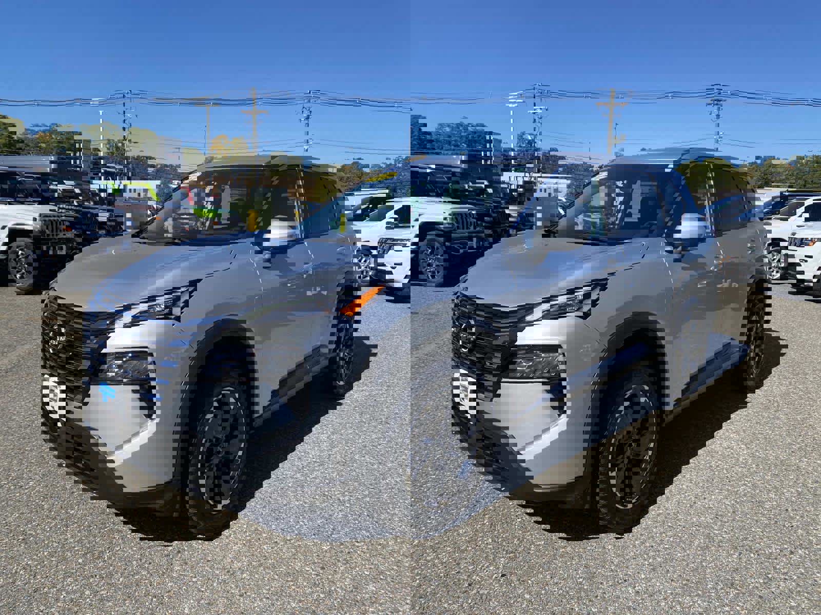 Used 2024 Nissan Rogue SV image 9