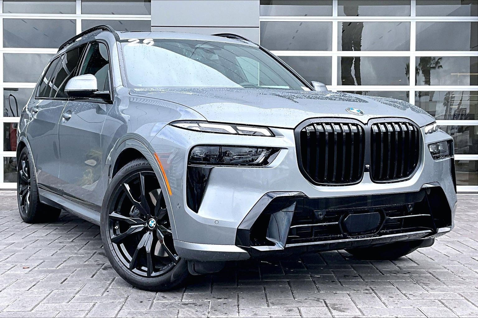 Used 2025 BMW X7 xDrive40i w/ M Sport Package image 3