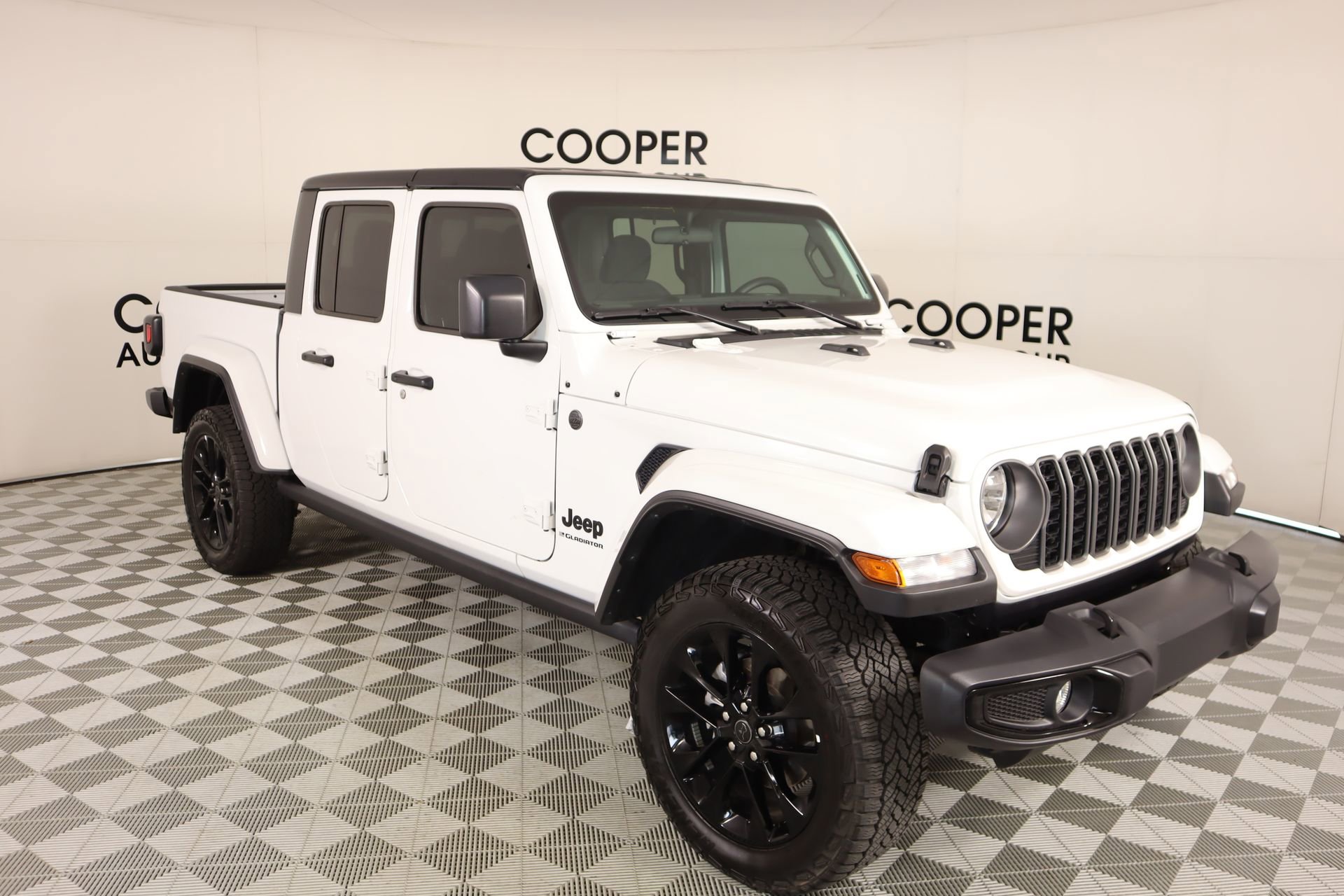 Used 2025 Jeep Gladiator Sport