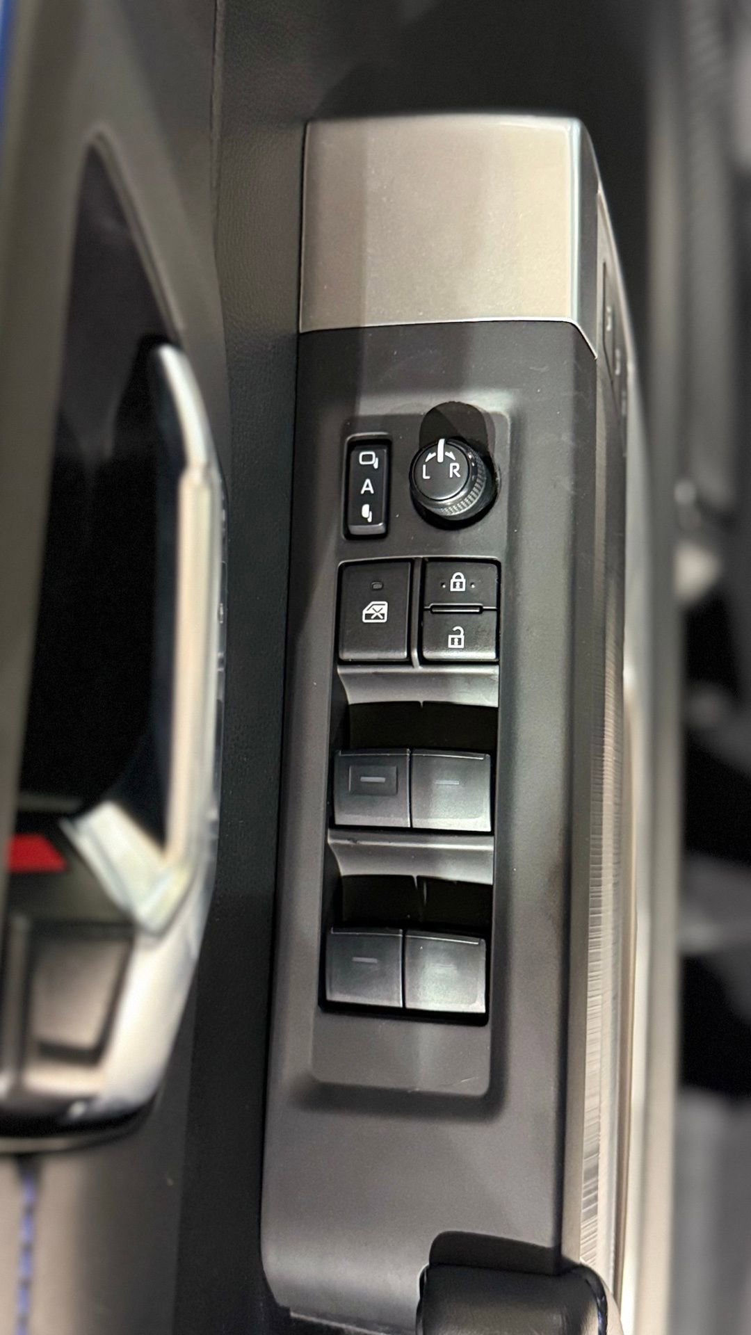 Used 2023 Toyota Sequoia Platinum image 35