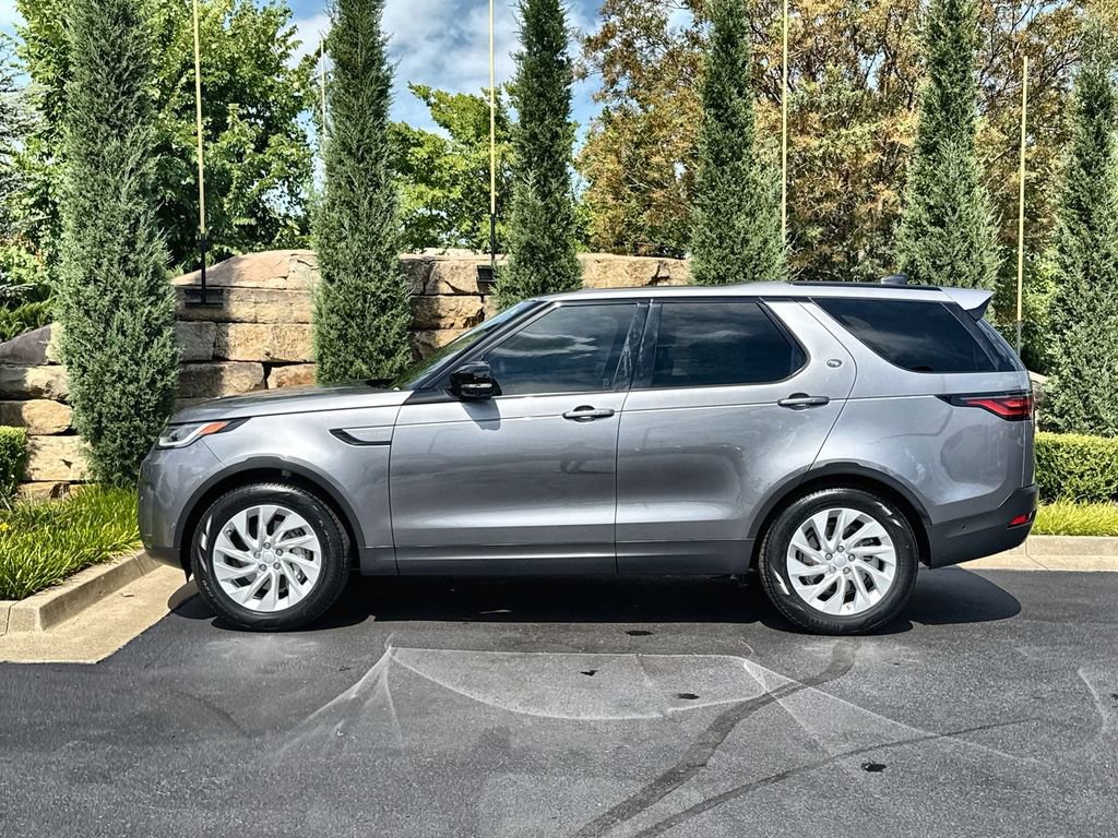 Certified 2025 Land Rover Discovery S image 2