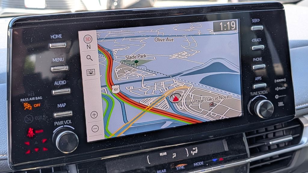 Used 2023 Toyota Sienna XLE Woodland Edition image 31