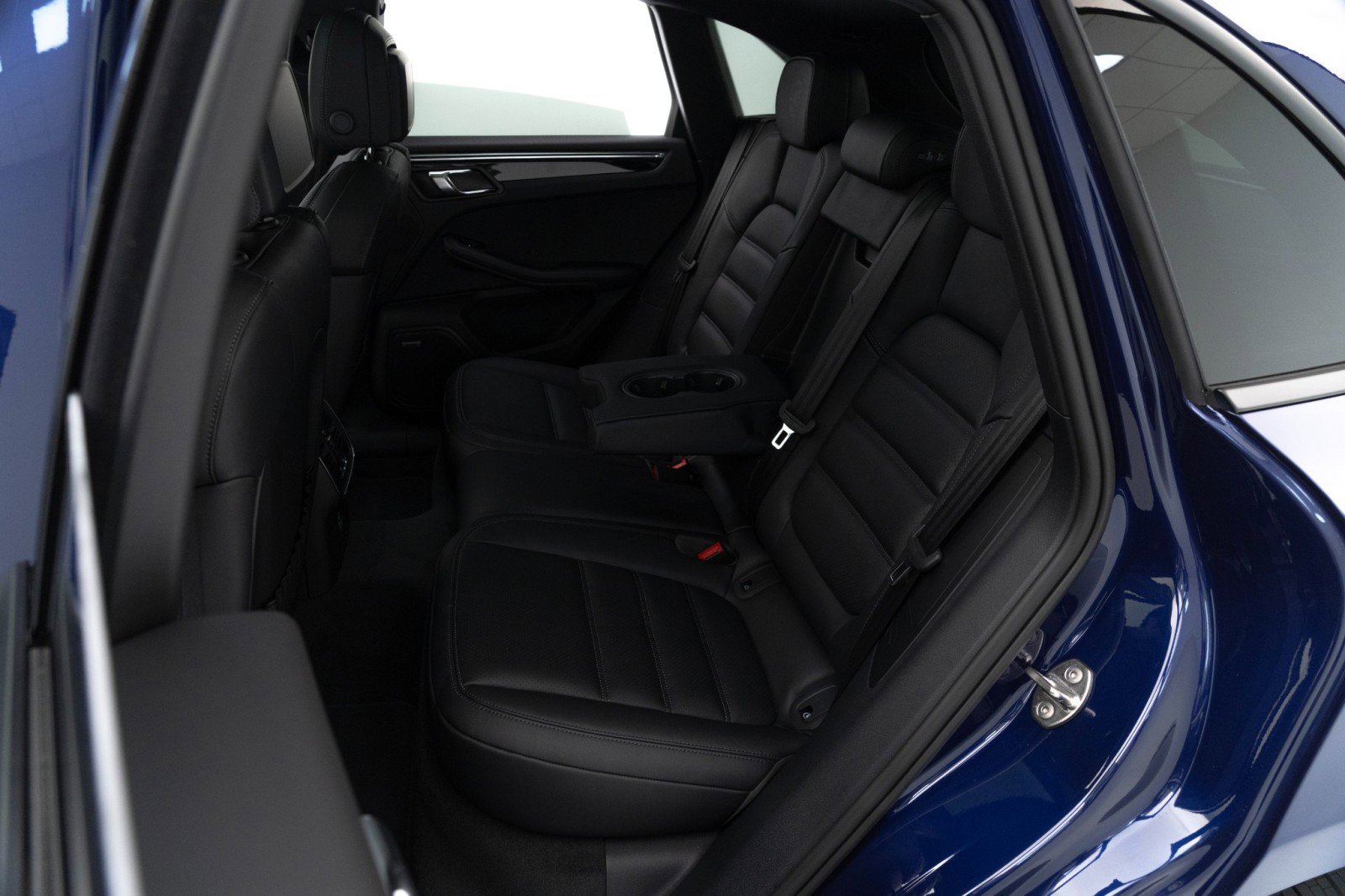 New 2025 Porsche Macan image 26