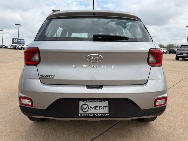 Used 2024 Hyundai Venue SEL image 13