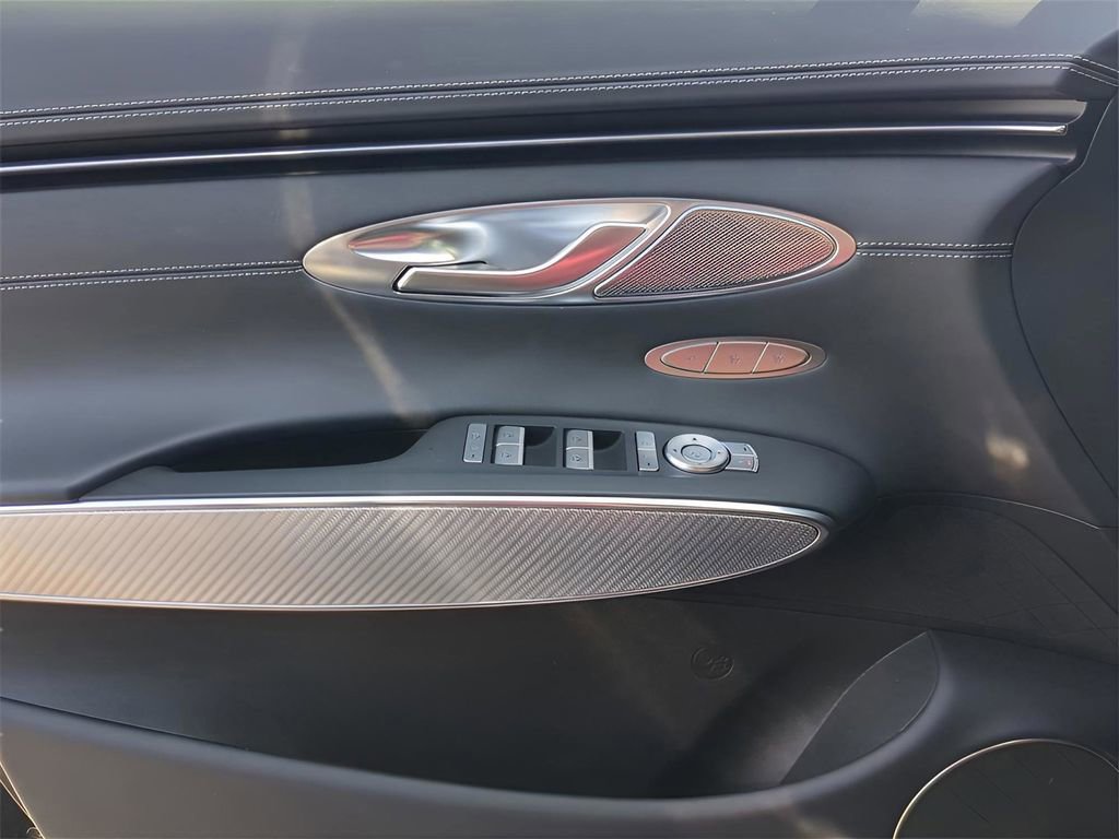 Used 2025 Genesis GV70 2.5T Sport Prestige w/ Sport Prestige Package image 10