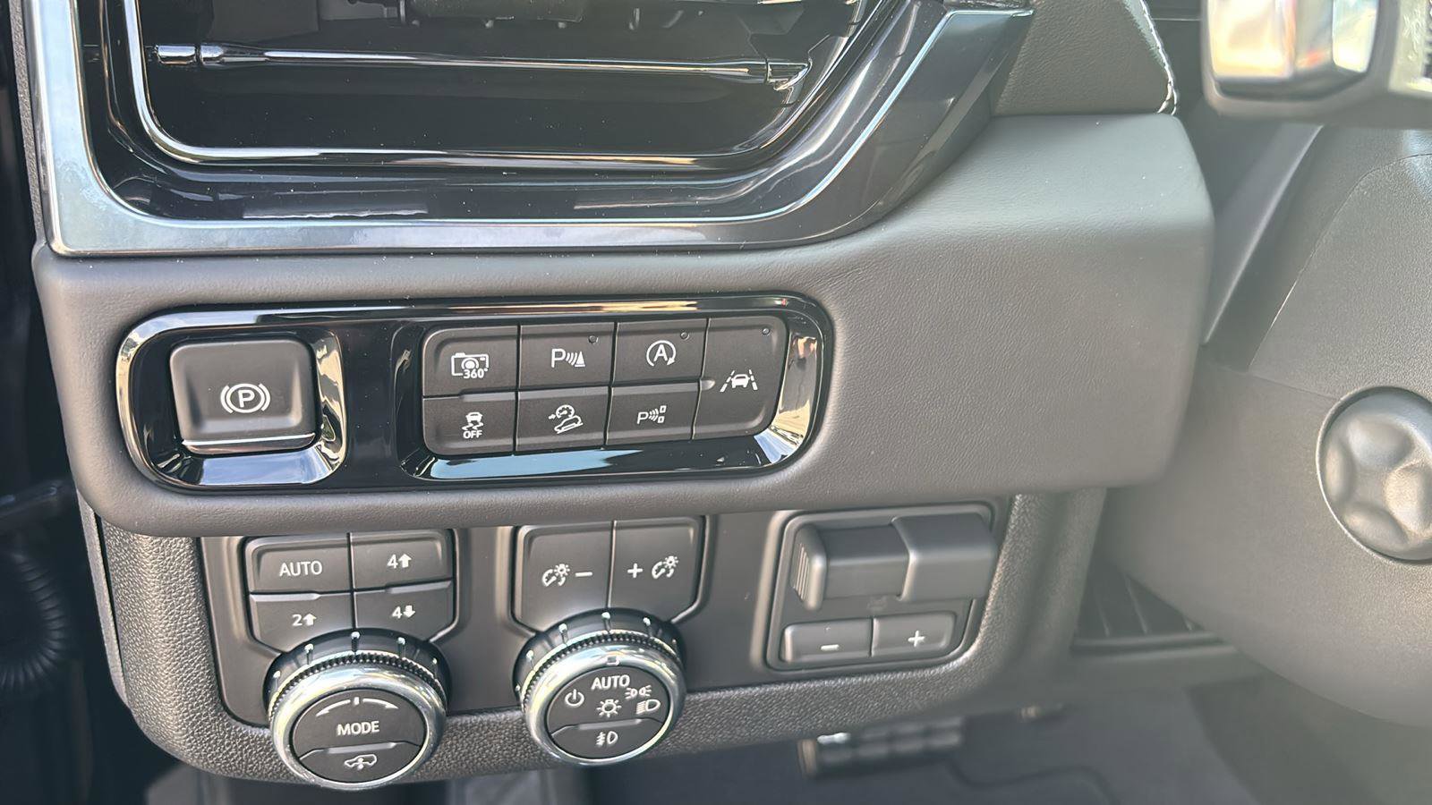 New 2026 GMC Yukon AT4 Ultimate image 30