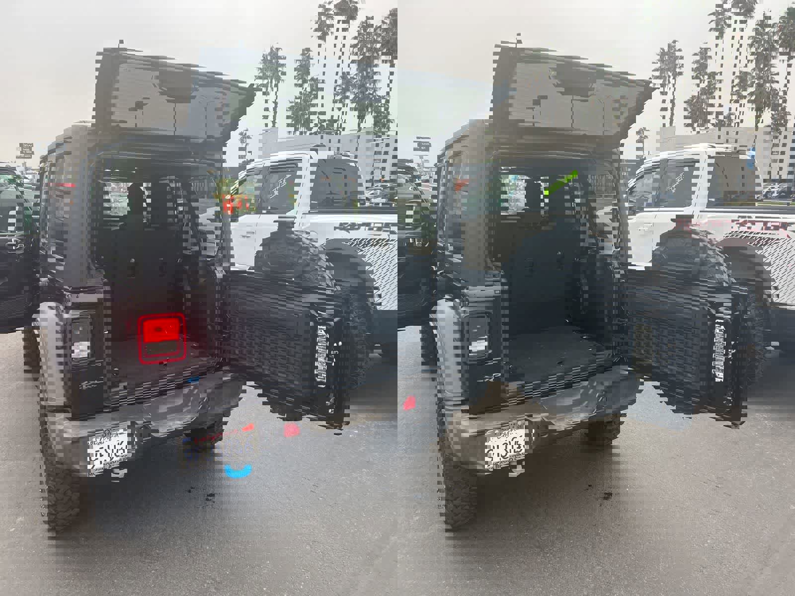 Used 2023 Jeep Wrangler Unlimited w/ Dual Top Group image 40