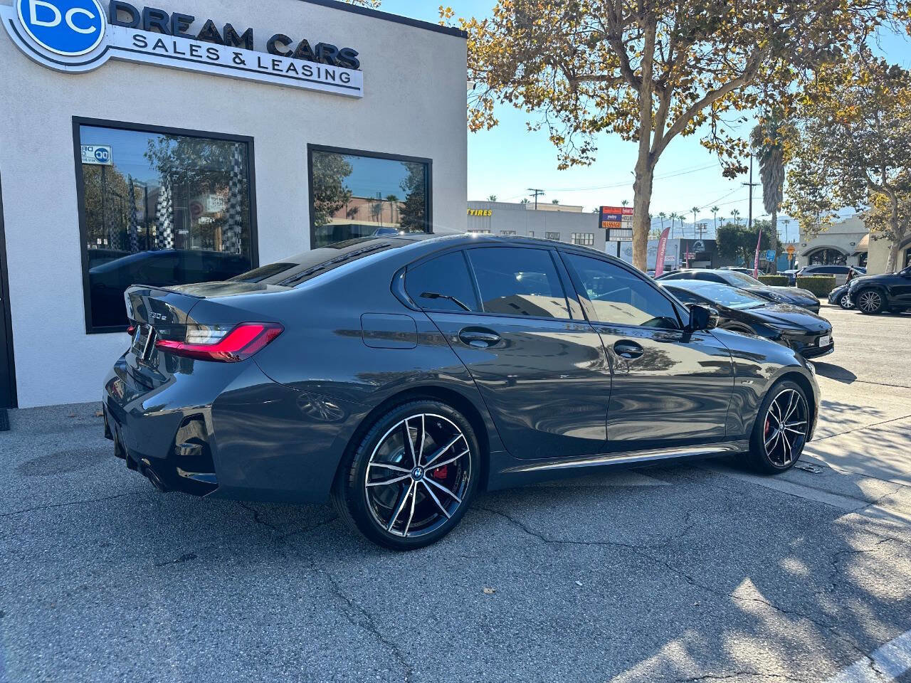 Used 2023 BMW 330e w/ M Sport Package image 7