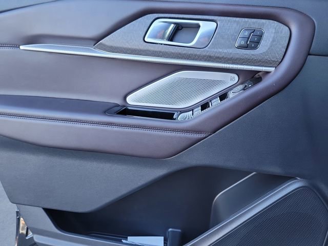 Certified 2025 Ford Explorer Platinum image 21