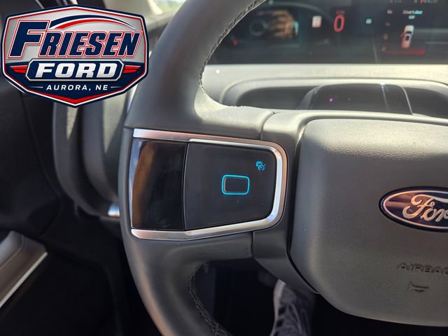 Used 2025 Ford Expedition Active AWD/4WD image 15