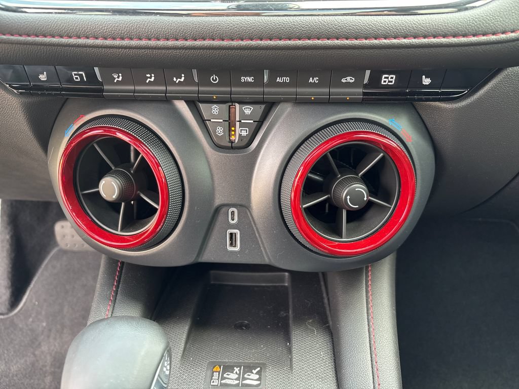 Certified 2025 Chevrolet Blazer RS AWD/4WD image 23