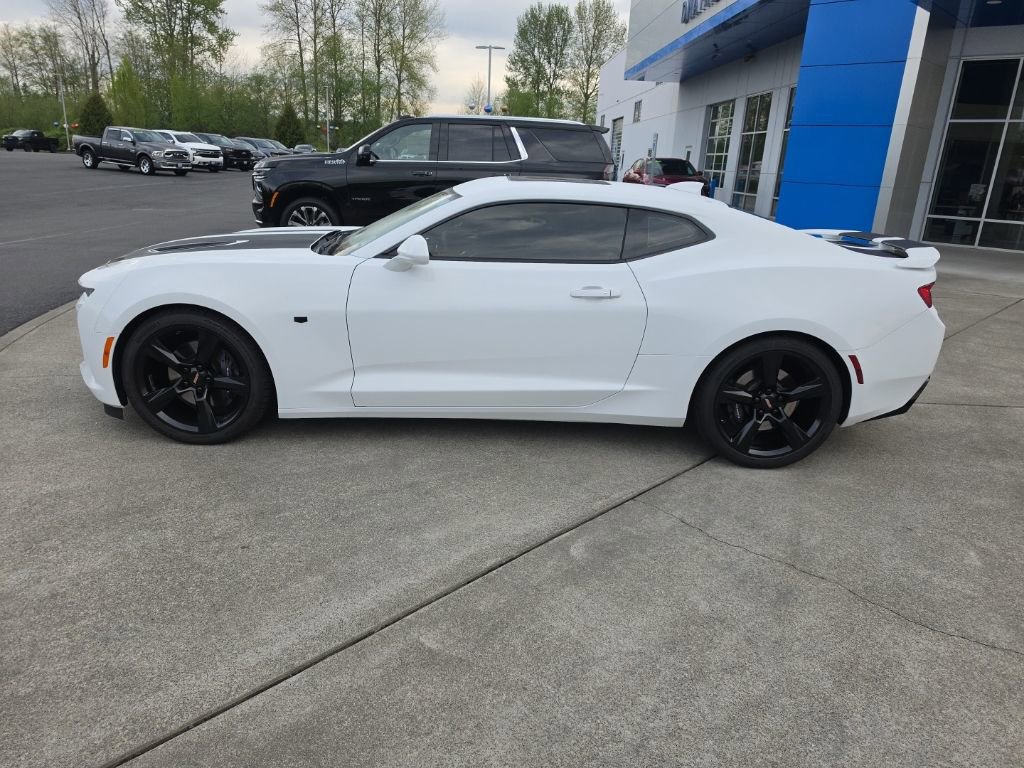 Used 2016 Chevrolet Camaro SS image 2