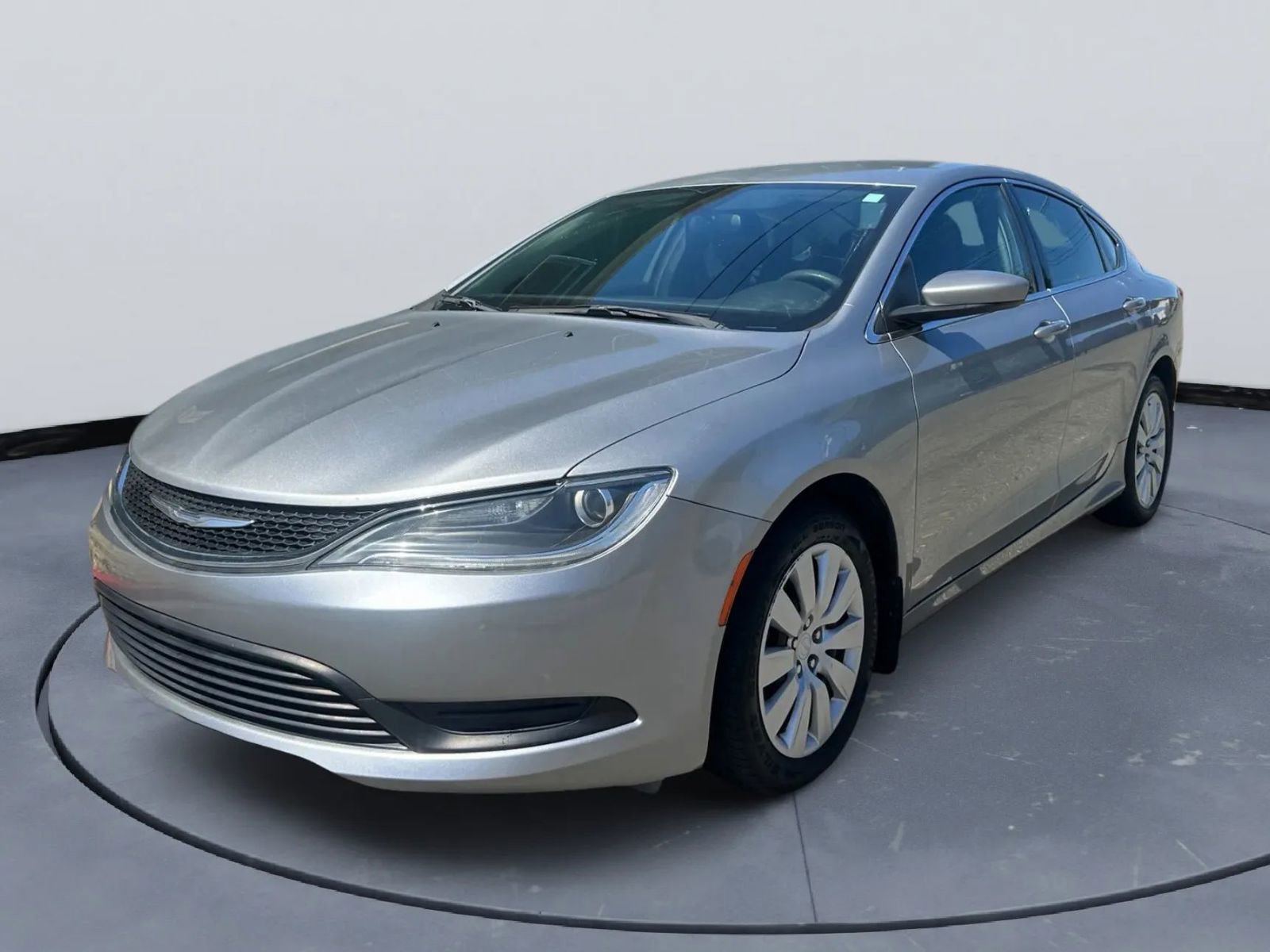 Used 2015 Chrysler 200 LX image 1