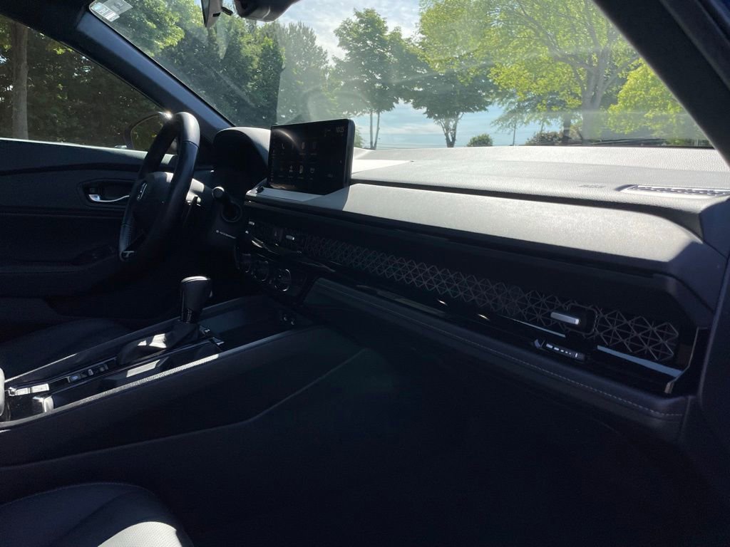 Certified 2025 Honda Accord Sport image 33