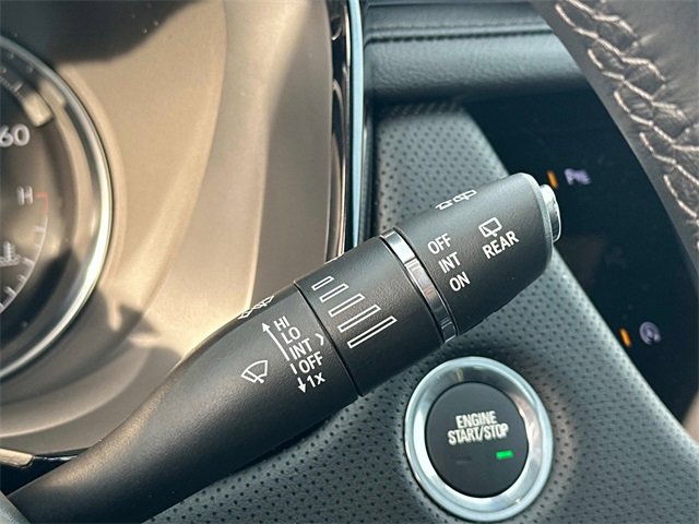 Used 2025 Cadillac XT6 Luxury image 10