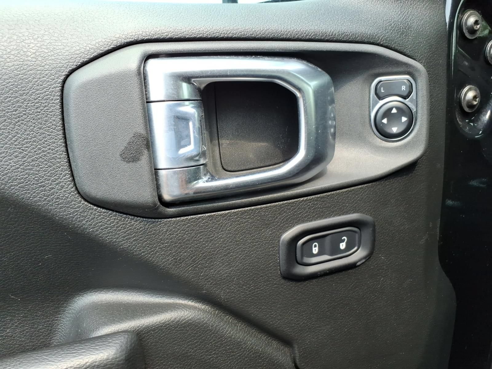 Used 2026 Jeep Gladiator Mojave AWD/4WD image 15