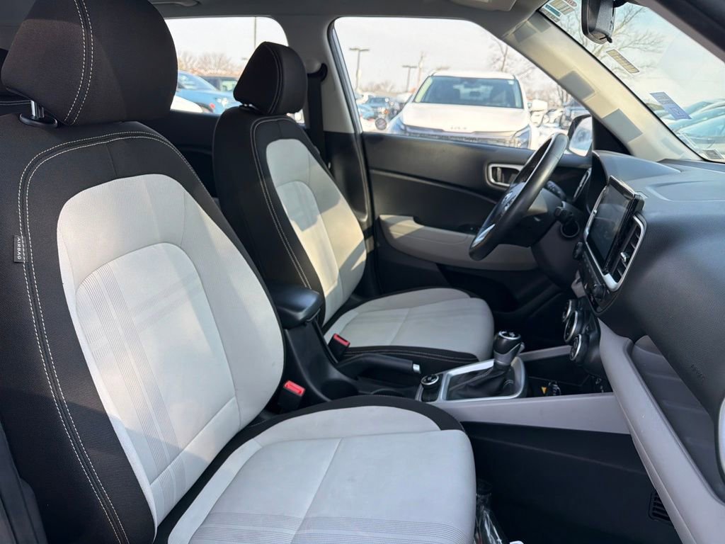 Used 2024 Hyundai Venue SEL image 35