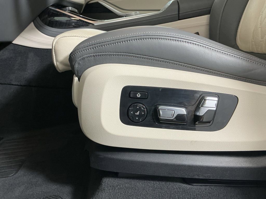 Certified 2024 BMW X7 M60i w/ Executive Package image 22