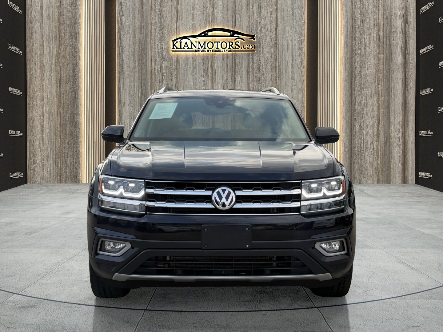 Used 2018 Volkswagen Atlas SEL Premium image 2