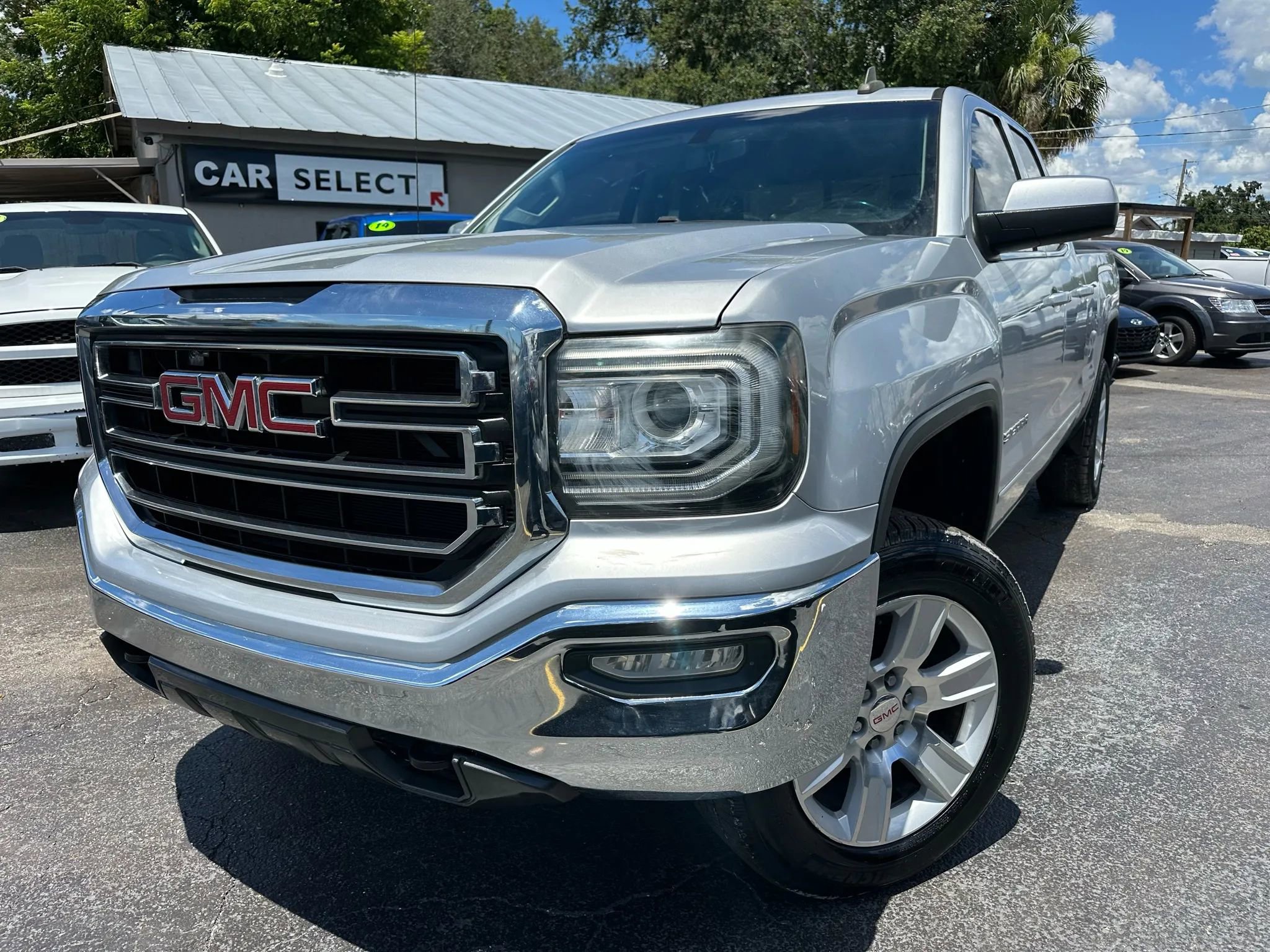 Used 2016 GMC Sierra 1500 SLE w/ SLE Value Package image 1