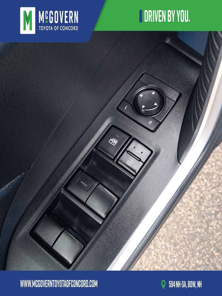 Used 2021 Toyota RAV4 XLE w/ Carpet Mat Package (TMS) AWD/4WD image 14