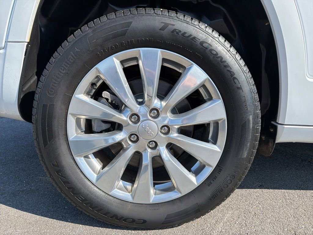 Used 2018 Jeep Cherokee Overland w/ Technology Group image 13