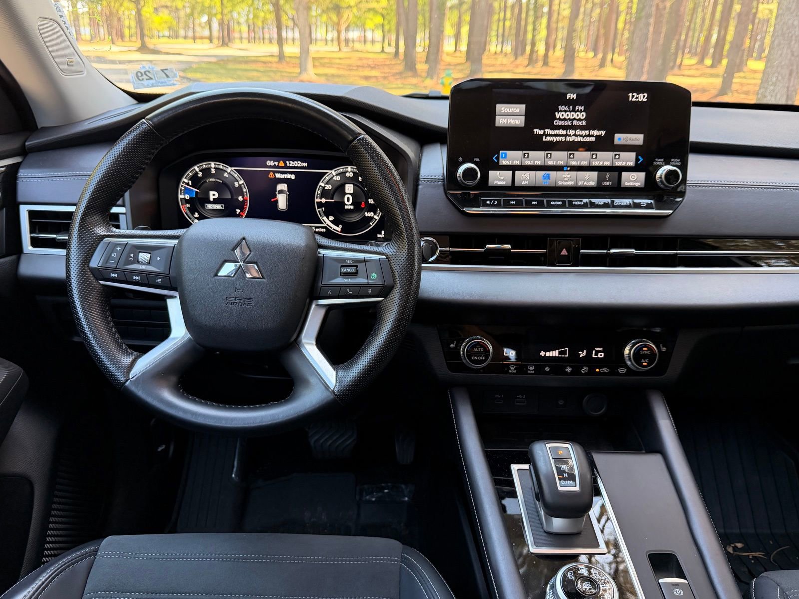 Used 2024 Mitsubishi Outlander AWD image 3