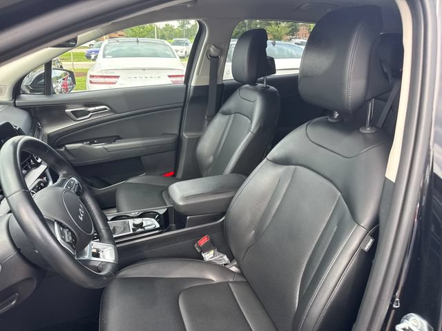 Used 2025 Kia Sportage EX FWD image 13