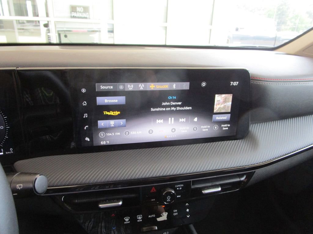 Used 2025 Nissan Kicks SR AWD/4WD image 32
