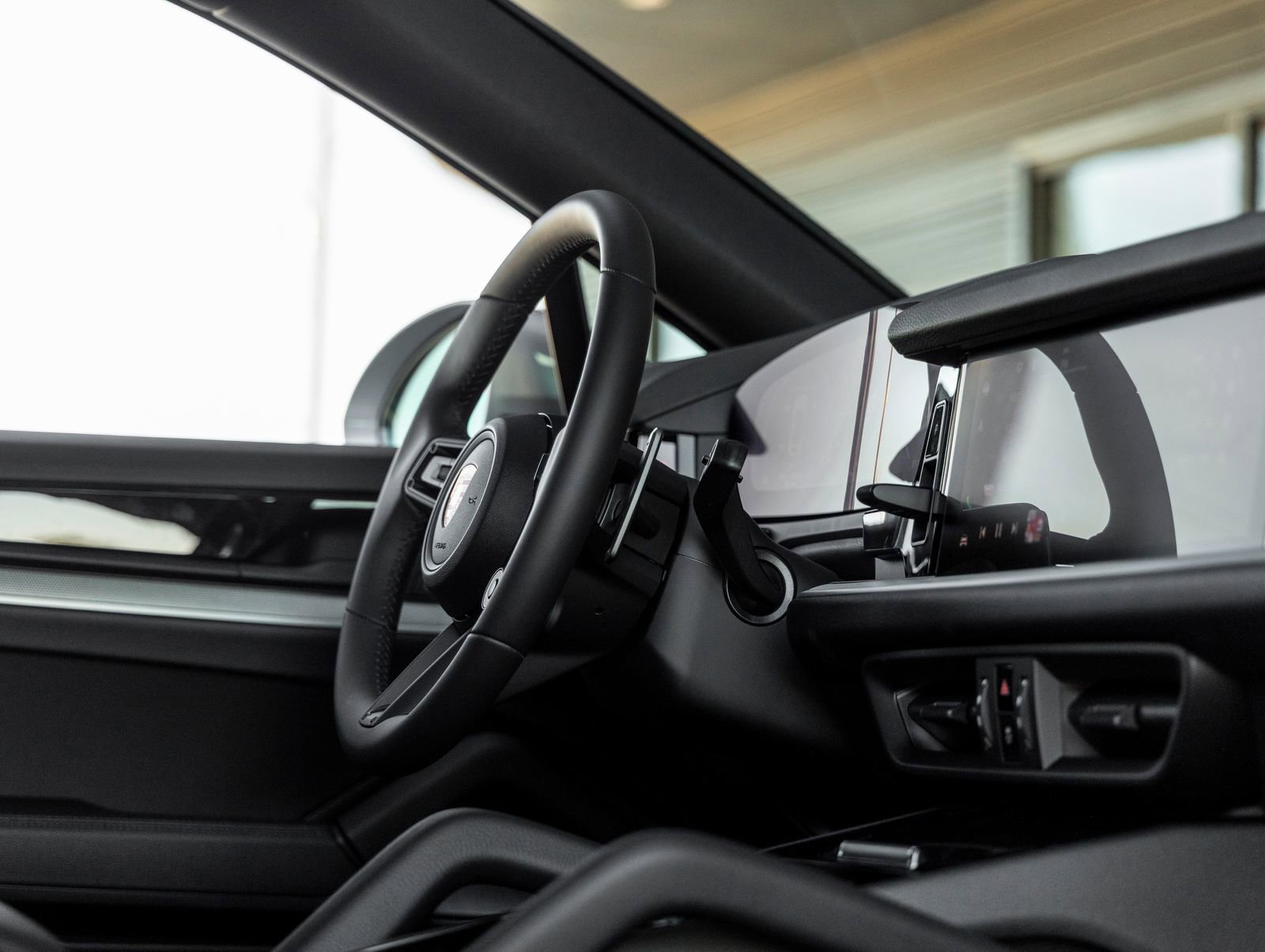 Certified 2026 Porsche Cayenne Coupe image 45