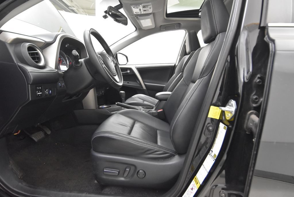 Used 2013 Toyota RAV4 Limited AWD/4WD image 31