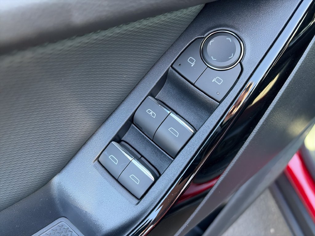 New 2027 Chevrolet Equinox RS w/ Convenience Package III FWD image 18