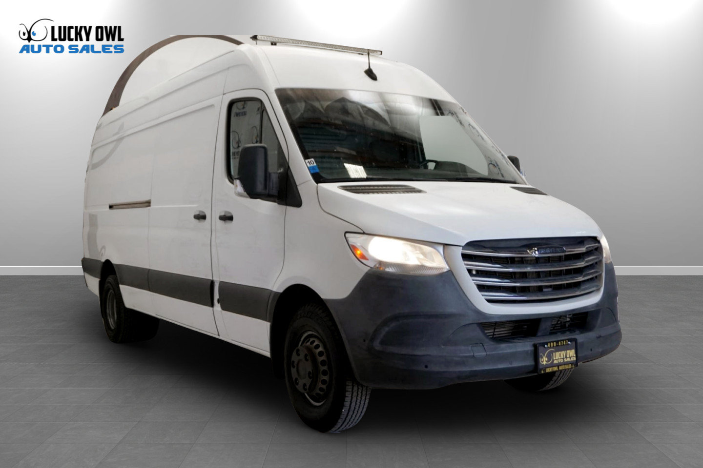 Used 2019 Freightliner Sprinter 170 Cargo RWD image 3