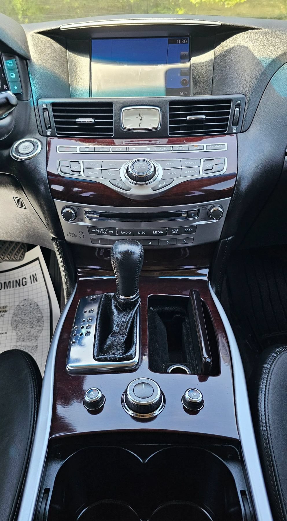 Used 2018 INFINITI Q70 Luxe RWD image 27