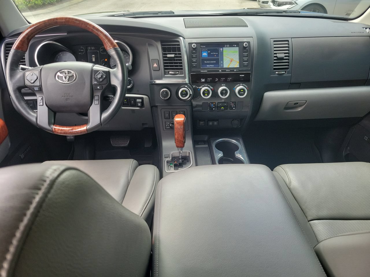 Used 2021 Toyota Sequoia Platinum AWD/4WD image 11
